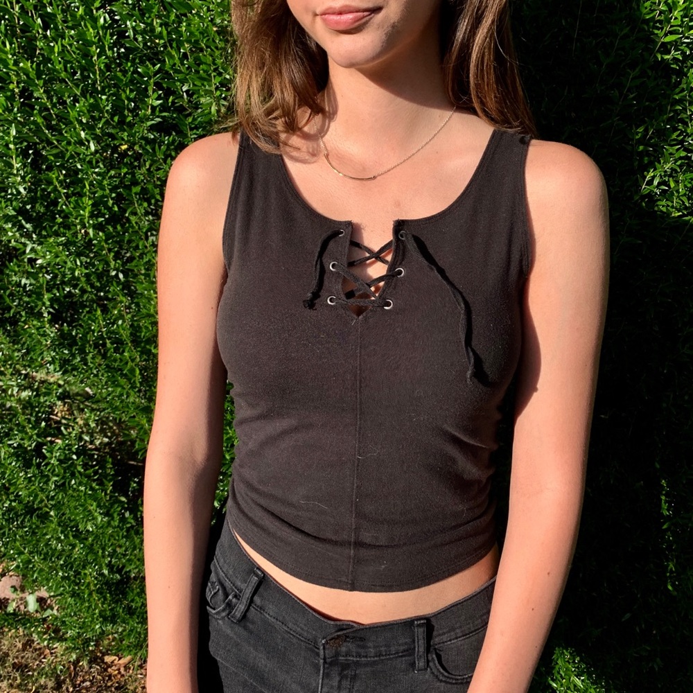 Cropped Black Tank